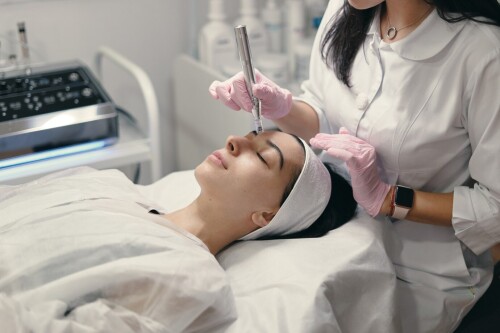 rejuvenating-facial-treatment_158595-4602.jpg