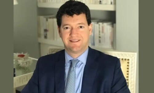 https://sg.style.yahoo.com/exclusive-interview-greg-royce-ceo-130231630.html


Greg Royce is the Founder and Chief Investment Officer of Maximus, a low-net exposure, long/short equity strategy focused on the Industrials and Materials sectors.