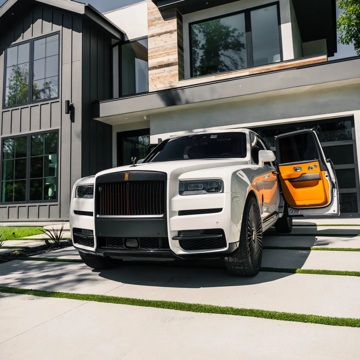 Behind the Wheel of a Legend: Go on an adventure in LA with a Rolls-Royce